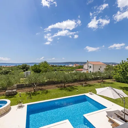 Oasis * Kaštel Novi