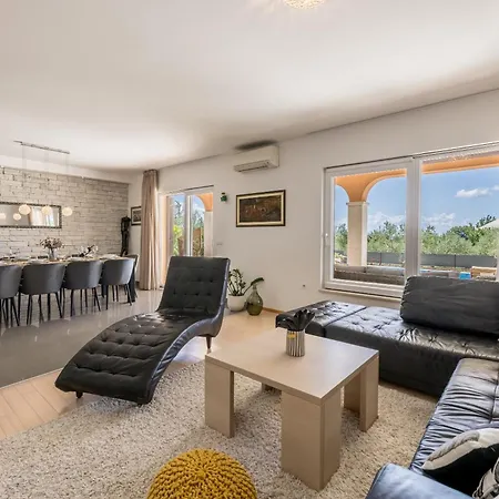Oasis Villa