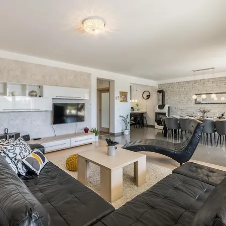Oasis Villa *