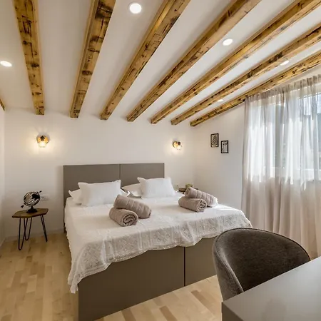 Oasis Kaštel Novi
