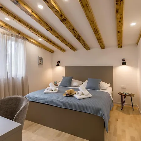 Oasis * Kaštel Novi