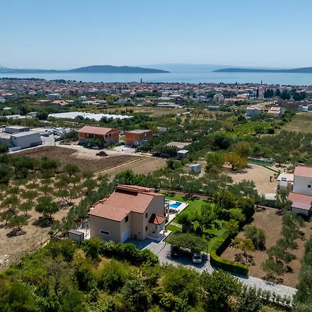 Oasis Villa Kaštel Novi
