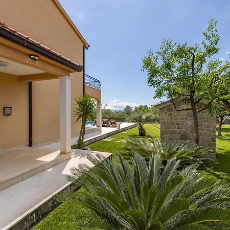 Villa Oasis Kaštel Novi