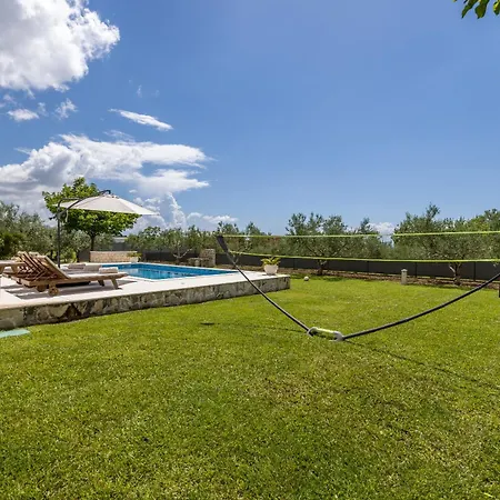 Oasis Kaštel Novi