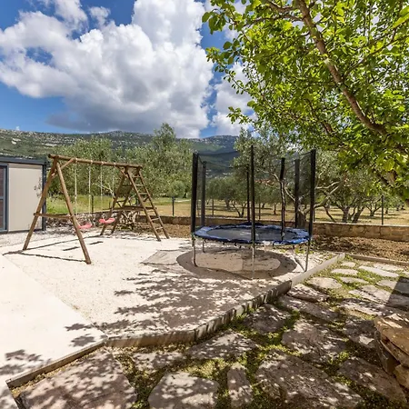 Oasis Villa Kaštel Novi