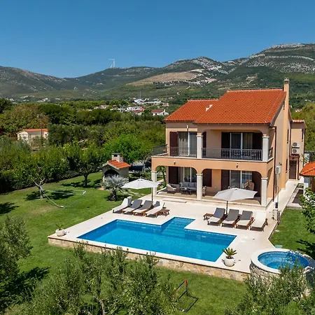 Oasis * Kaštel Novi