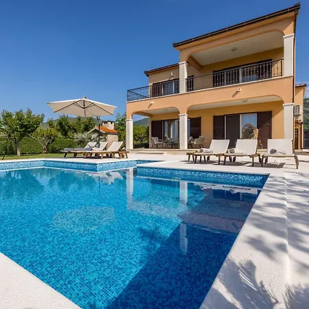 Vila Oasis Kaštel Novi